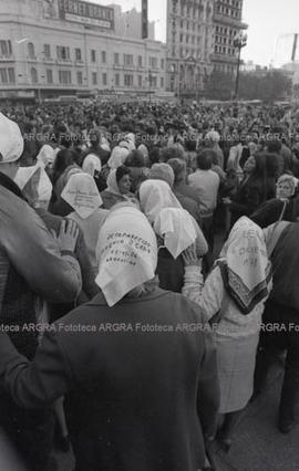 Foto 048: Fotografía de movilización de Madres de Plaza de Mayo