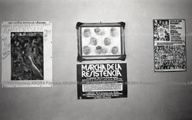 Foto 202: Fotografía de afiches y fotos en la casa de Lilia Amparo Jons de Orfanó