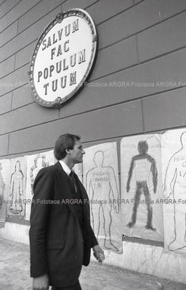 Foto 064: Fotografía del siluetazo por los detenidos desaparecidos