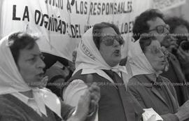 Foto 342: Fotografía de María del Rosario Cerruti, Hebe de Bonafini y Buscarita Roa