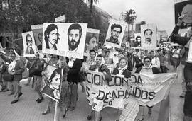 Foto 229: Fotografía de Madres de Plaza de Mayo en Plaza de Mayo