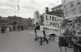 Foto 009: Fotografía de manifestación de Madres de Plaza de Mayo