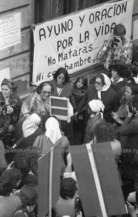 Foto 333: Fotografía de Adolfo Pérez Esquivel y Hebe de Bonafini