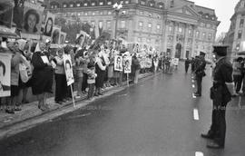 Foto 187: Fotografía de manifestación de Madres y Abuelas de Plaza de Mayo