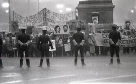 Foto 164: Fotografía de manifestación de Madres y Abuelas de Plaza de Mayo