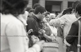 Foto 260: Fotografía de un sacerdote y una Madre de Plaza de Mayo