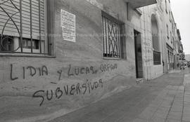 Foto 078: Fotografía de pintadas realizadas por agentes de la dictadura cívico militar