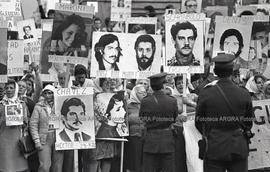 Foto 039: Fotografía de movilización de Madres de Plaza de Mayo