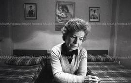 Foto 214: Fotografía de Lilia Jons de Orfanó en su casa