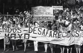 Foto 111: Fotografía de movilización de Madres de Plaza de Mayo