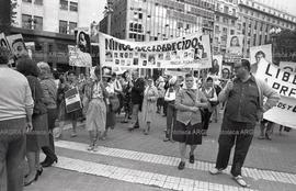 Foto 020: Fotografía de manifestación de Madres de Plaza de Mayo