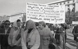 Foto 104: Fotografía de movilización de Madres de Plaza de Mayo