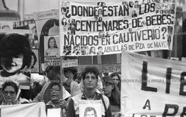 Foto 381: Fotografía de Madres de Plaza de Mayo