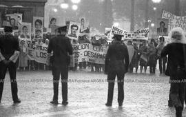Foto 002: Fotografía de manifestación de Madres y Abuelas de Plaza de Mayo
