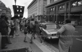 Foto 184: Fotografía de manifestación de Madres y Abuelas de Plaza de Mayo