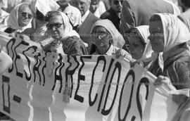 Foto 301: Fotografía de ronda de Madres de Plaza de Mayo