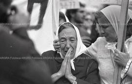Foto 042: Fotografía de movilización de Madres de Plaza de Mayo