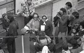 Foto 330: Fotografía de Adolfo Pérez Esquivel y Hebe de Bonafini