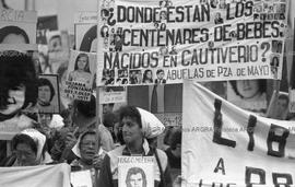 Foto 382: Fotografía de Madres de Plaza de Mayo