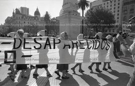 Foto 297: Fotografía de ronda de Madres de Plaza de Mayo