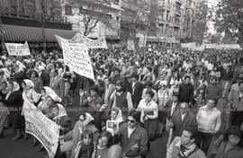 Foto 093: Fotografía de movilización de Madres de Plaza de Mayo
