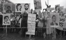 Foto 033: Fotografía de manifestación de Madres y Abuelas de Plaza de Mayo
