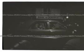 Foto 146: Fotografía de una niña en un auto